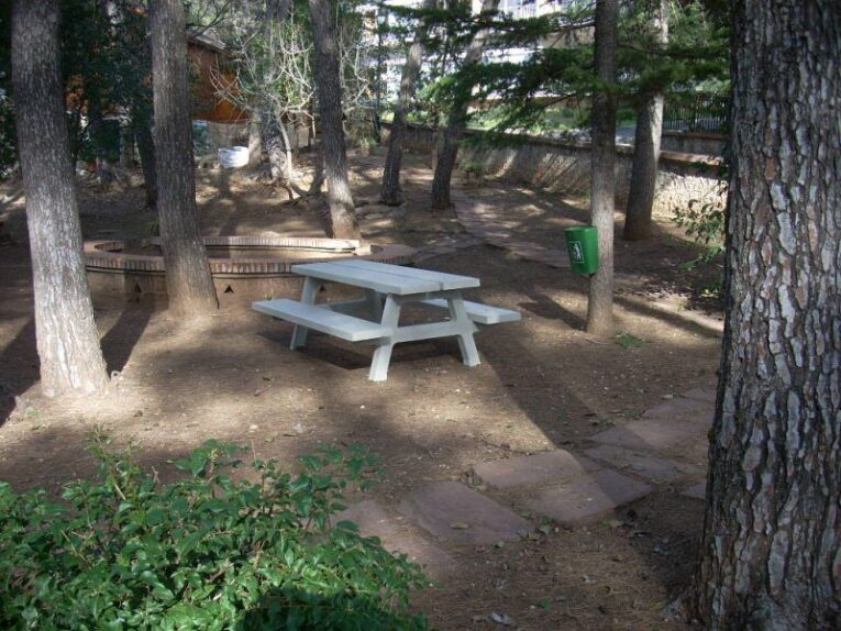 Mesa_picnic_hormigon_precal_pata_A-e1554492013674