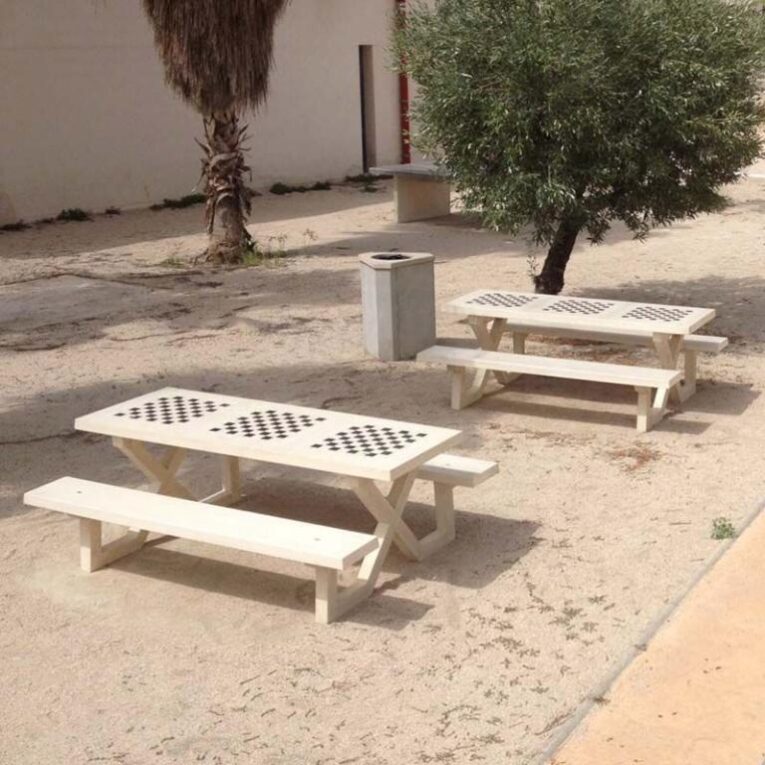 mini_mesa-de-picnic-para-ajedrez-2
